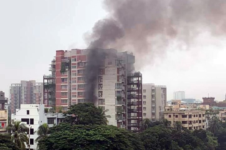 ধানমন্ডিতে আবাসিক ভবনে আগুন, নারীর মৃত্যু