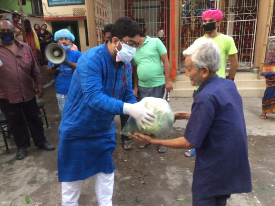 জাতীয় পার্টির চেয়ারম্যান জিএম কাদের স্যারের নির্দেশে জাতীয় ছাত্র সমাজ কেন্দ্রীয় নির্বাহী কমিটির সবজি বিতরণ— সভাপতি মোঃ ইব্রাহীম খাঁন জুয়েল।